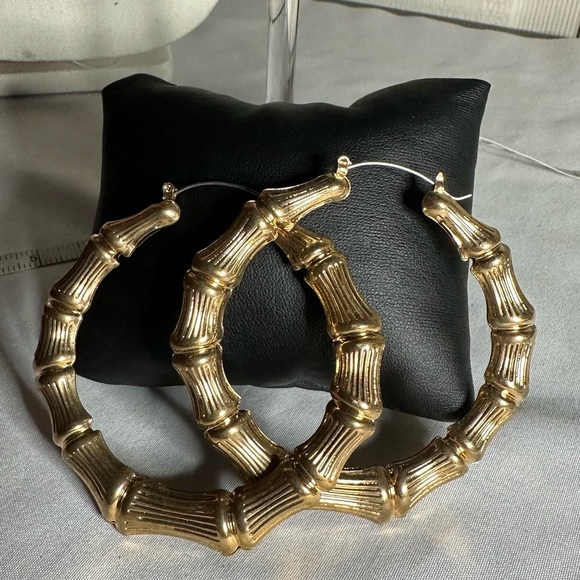 Two pair of goldtone and blue fringe earrings - Picture 4 of 6